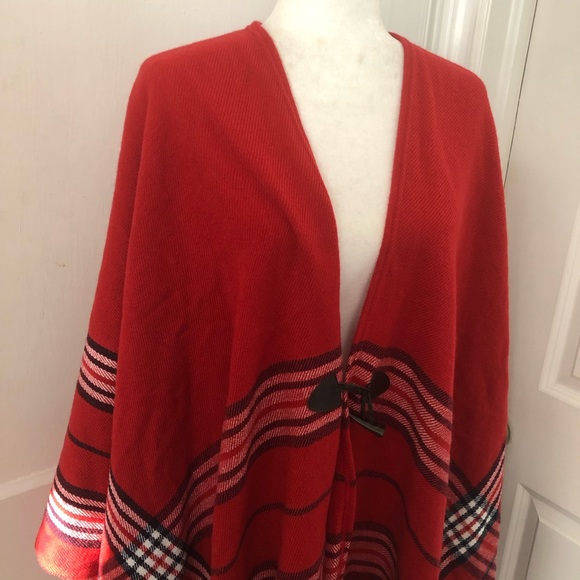 Kittenish ladies stunning shawl poncho NWT - Picture 3 of 7